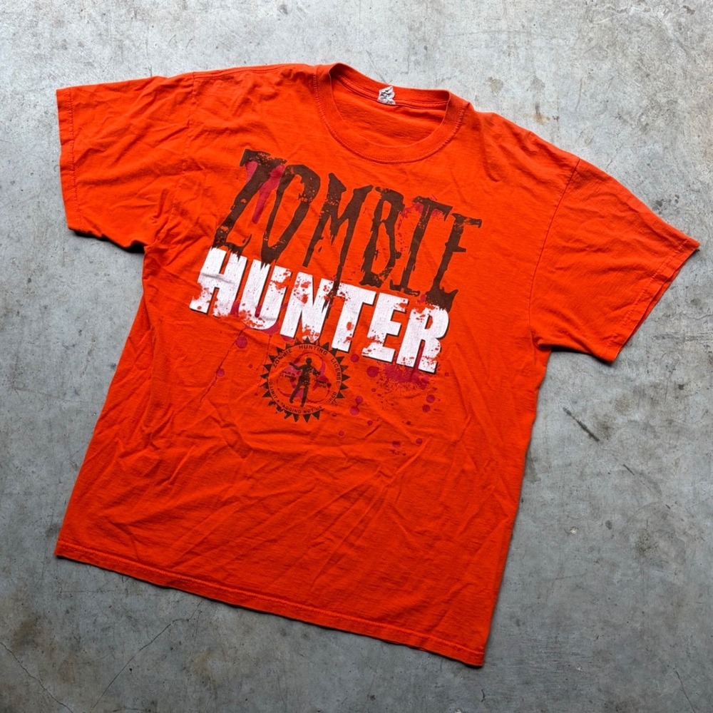 Y2K Jerzees Zombie Hunter Graphic T-Shirt Mens XL Orange Short Sleeve Cotton Tee